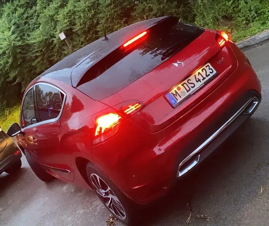 Gebraucht DS Automobiles DS4 150 PS (110 kW) 2016 Rot Limousine