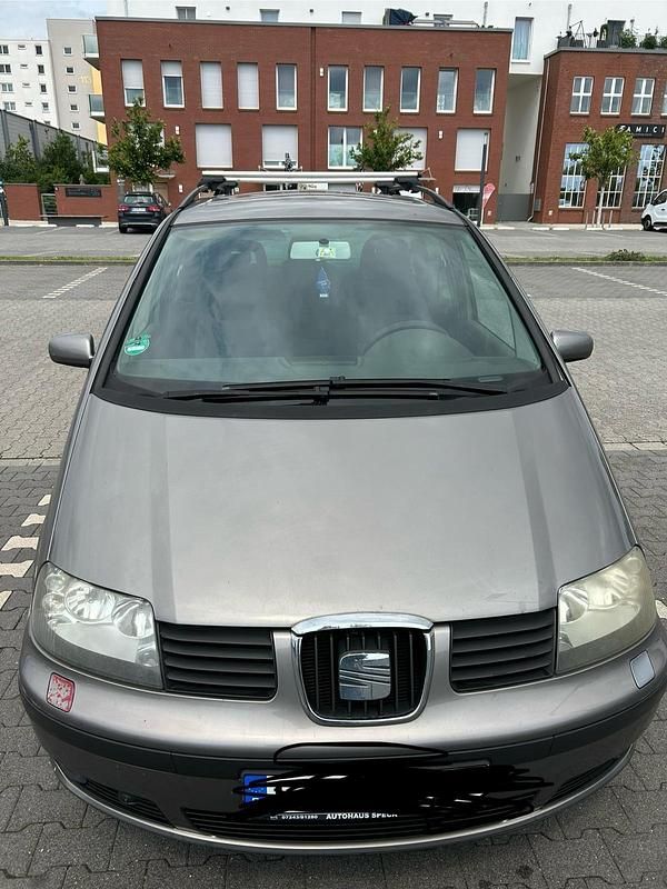 Braun Gebraucht 2007 Seat Alhambra Van / Kleinbus | 3.500 € (Fairer Preis) - Bild 1/4
