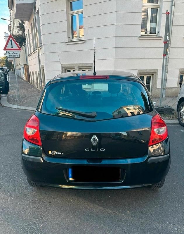 Schwarz Gebraucht 2008 Renault Clio II Kleinwagen | 2.000 € - Bild 1/4