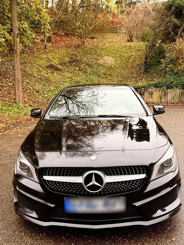 Schwarz Gebraucht 2015 Mercedes CLA220 Urban Limousine | 14.000 € (Fairer Preis) - Bild 1/4