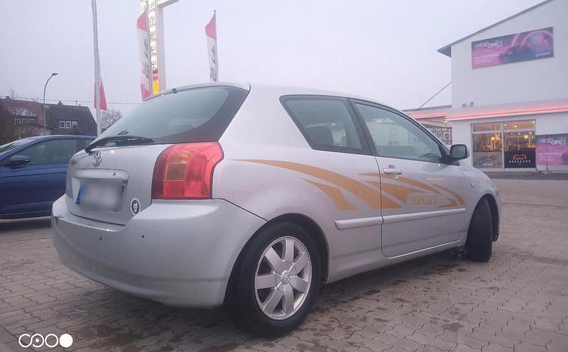 Gebraucht Toyota Corolla 97 PS (71 kW) 2002 Silber Kleinwagen