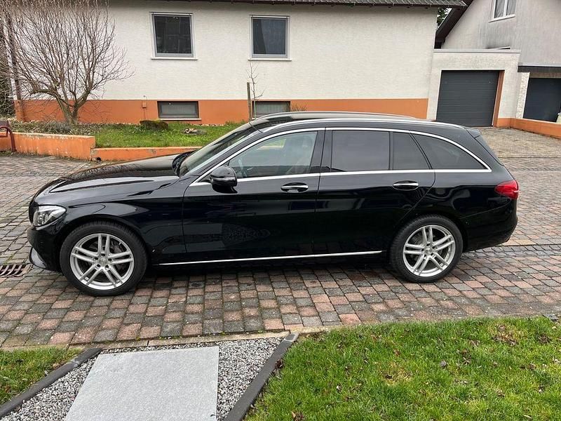 Gebraucht Mercedes C250 204 PS (150 kW) 2018 Schwarz Limousine