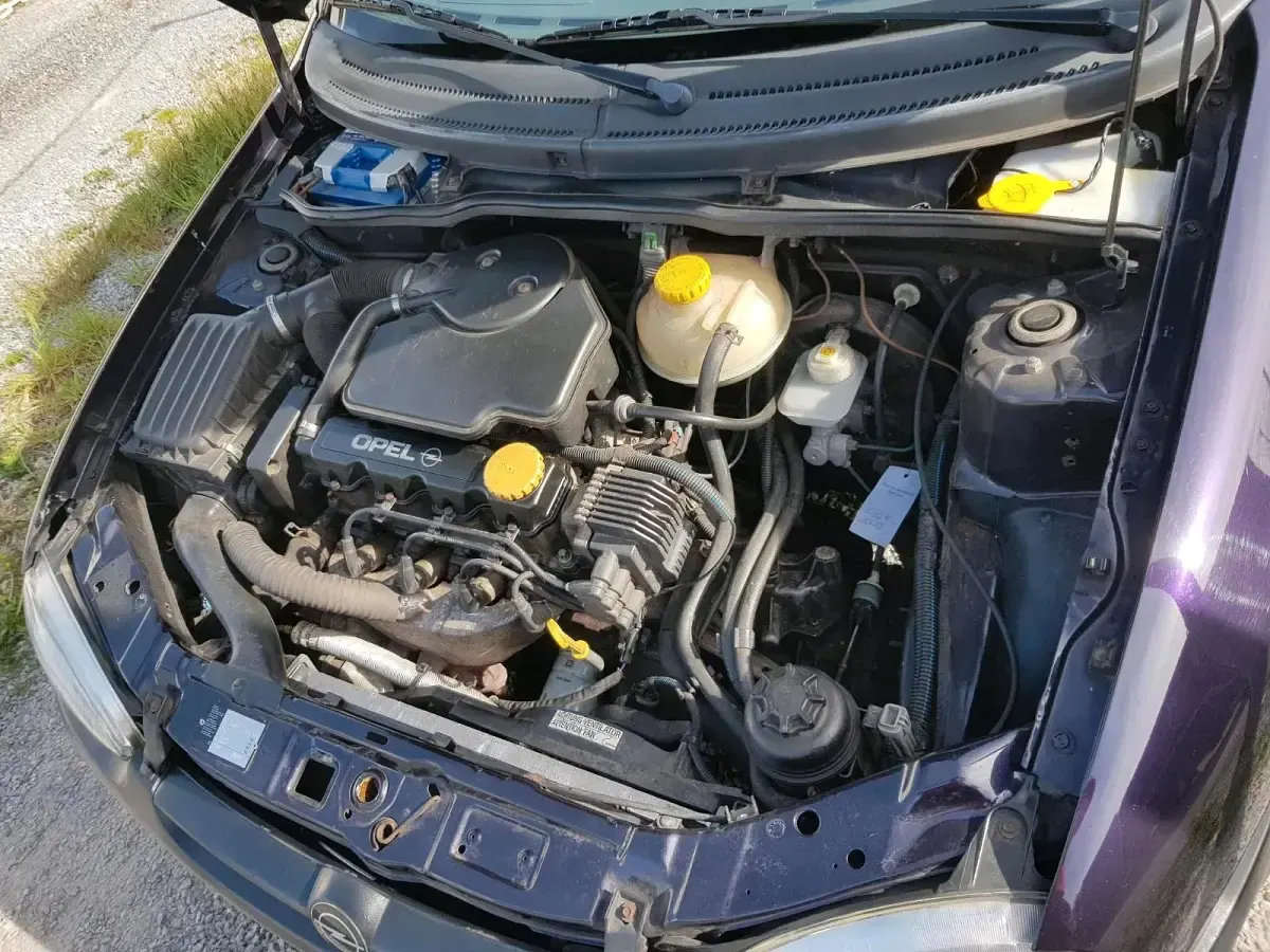 Gebraucht Opel Corsa 60 PS (44 kW) 1997 Blau Kleinwagen