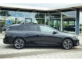 Gebraucht Opel Astra 131 PS (96 kW) 2025 Schwarz Kleinwagen