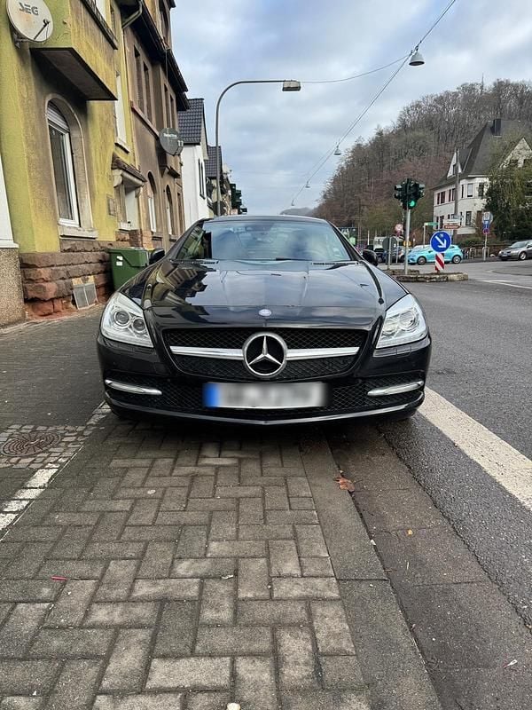 Silber Gebraucht 2011 Mercedes SLK200 Cabrio | 19.300 € - Bild 1/4