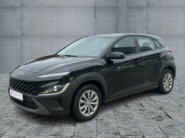 Gebraucht Hyundai Kona Pure 120 PS (88 kW) 2022 Schwarz SUV