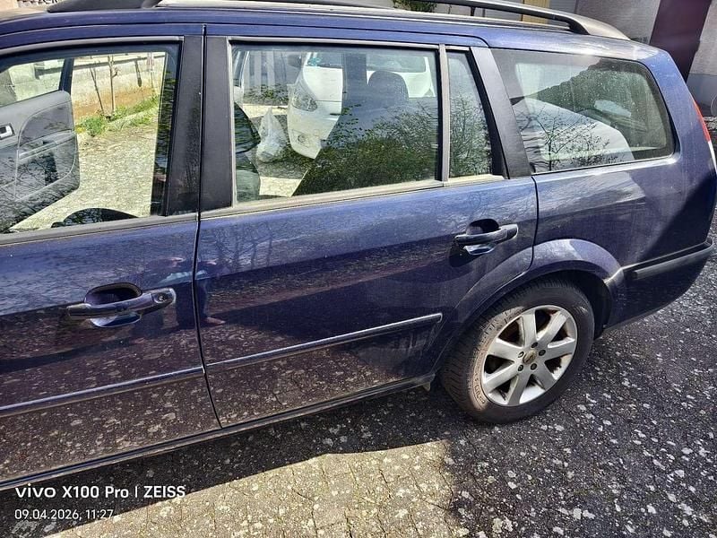 Gebraucht Ford Mondeo Ambiente 125 PS (91 kW) 2002 Kombi