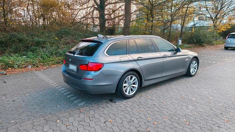 Gebraucht BMW 520 184 PS (135 kW) 2011 Grau Kombi
