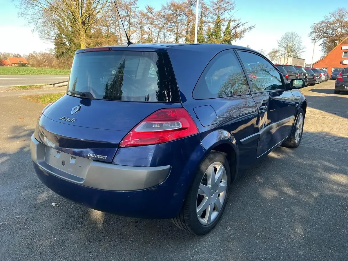 Gebraucht Renault Mégane 112 PS (82 kW) 2006 Blau Kleinwagen
