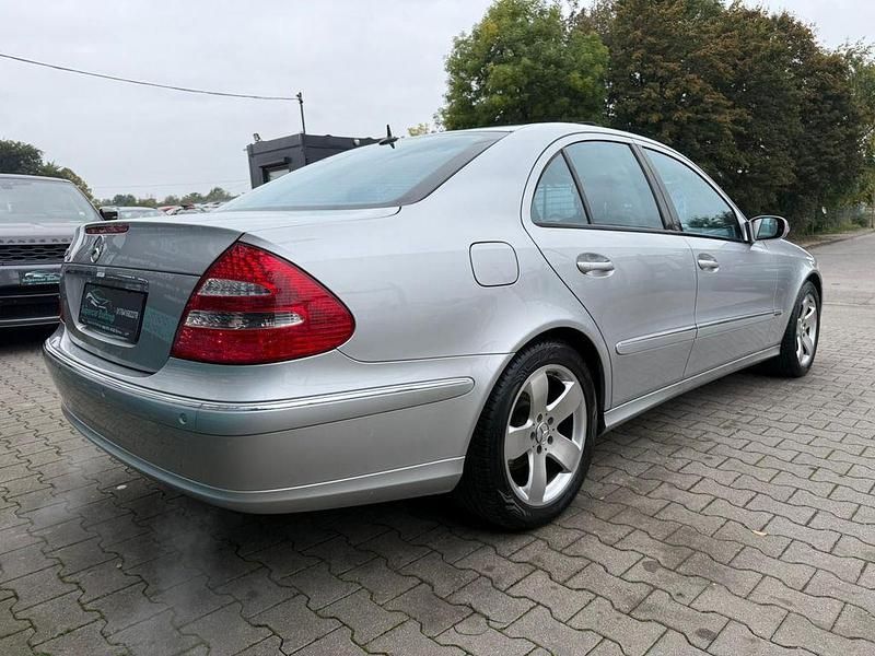 Gebraucht Mercedes E320 Avantgarde 224 PS (164 kW) 2002 Silber Limousine