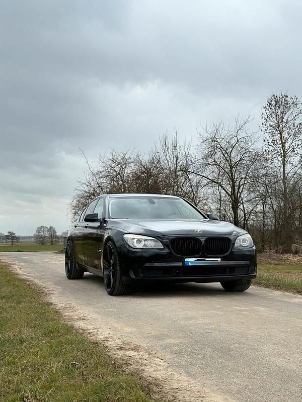 Gebraucht BMW 730 245 PS (180 kW) 2008 Schwarz Limousine