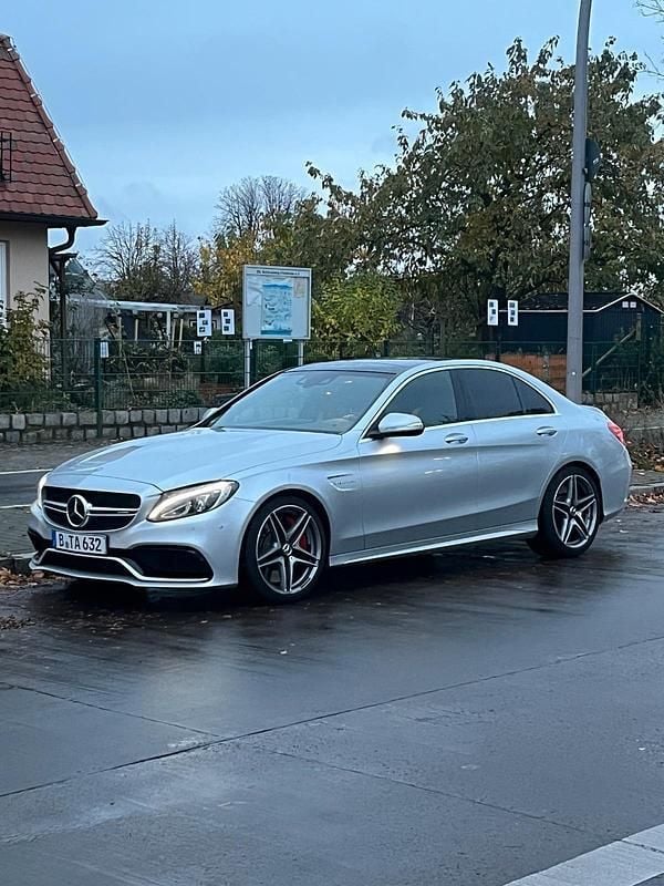 Silber Gebraucht 2015 Mercedes C63S AMG AMG Limousine | 49.999 € (Etwas zu teuer) - Bild 1/4