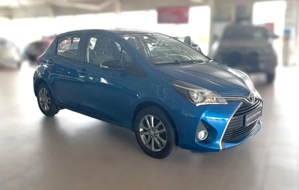 Gebraucht Toyota Yaris Comfort 99 PS (72 kW) 2016 Blau Kleinwagen