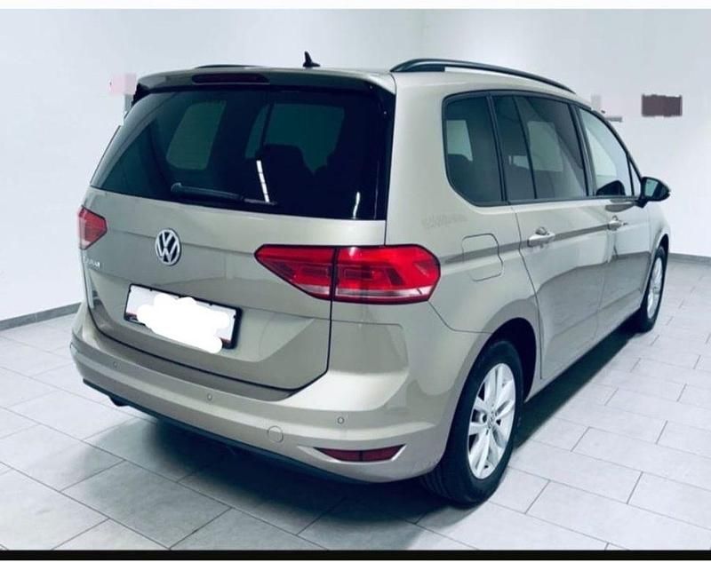 Gebraucht VW Touran Comfortline 116 PS (85 kW) 2018 Gold Van / Kleinbus