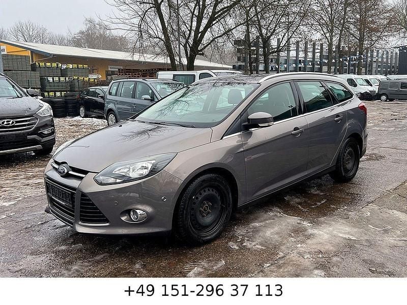 Grau Gebraucht 2013 Ford Focus Titanium Kombi | 2.999 € (Guter Preis) - Bild 1/4