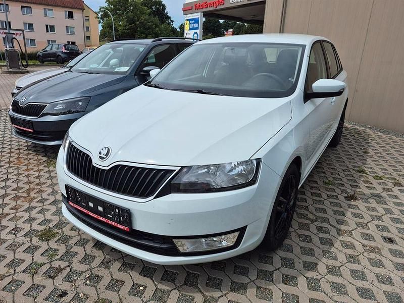 Weiß Gebraucht 2017 Skoda Rapid Cool Edition Limousine | 10.499 € (Fairer Preis) - Bild 1/4