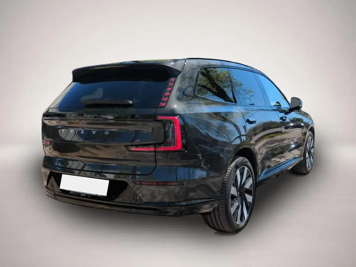 Gebraucht Volvo EX90 Ultra 300 kW (408 PS) 2025 Manufacturer SUV