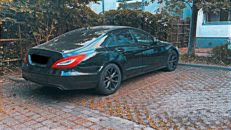 Schwarz Gebraucht 2012 Mercedes CLS350 Limousine | 10.999 € (Fairer Preis) - Bild 1/4