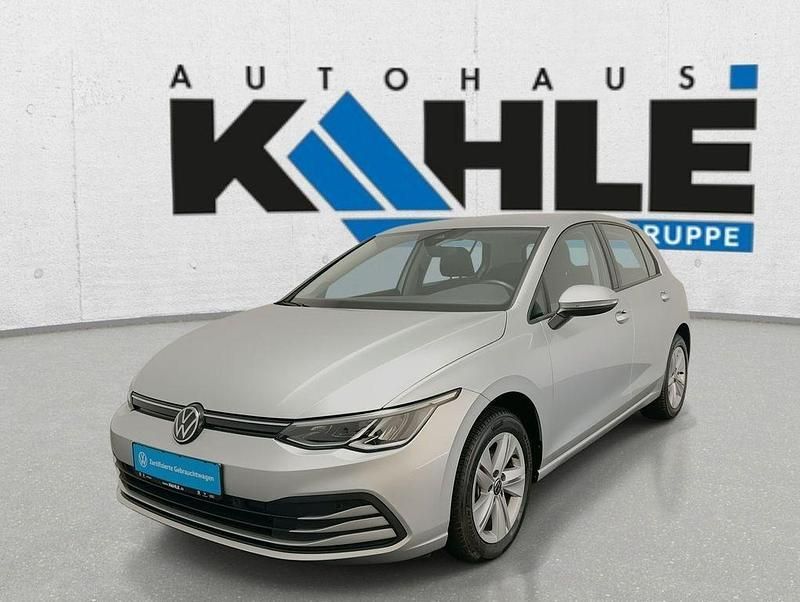 Reflexsilber Gebraucht 2024 VW Golf VIII Life Limousine | 27.490 € (Fairer Preis) - Bild 1/4