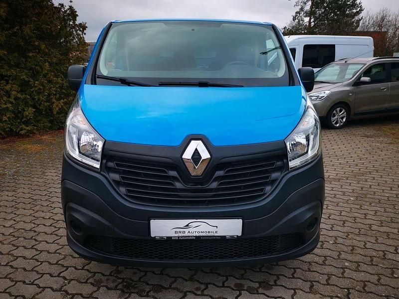 Gebraucht Renault Trafic Komfort 95 PS (69 kW) 2017 Blau Van / Kleinbus