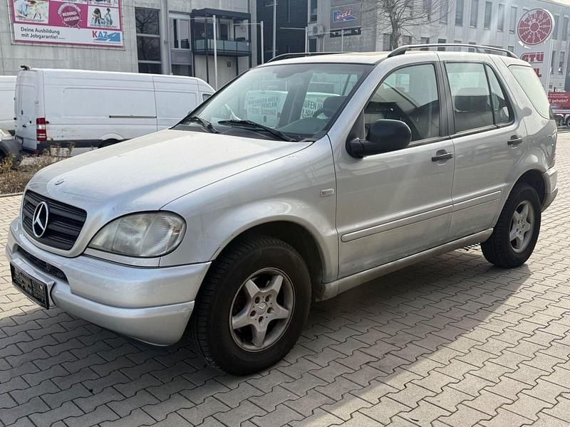 Gebraucht Mercedes ML320 218 PS (160 kW) 2001 Grau SUV