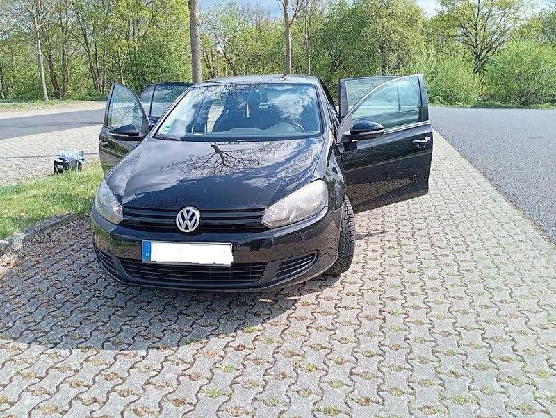 Schwarz Gebraucht 2009 VW Golf VI Trendline Limousine | 4.150 € (Teuer) - Bild 1/4