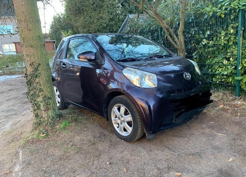 Braun Gebraucht 2009 Toyota iQ Kleinwagen | 4.500 € (Fairer Preis) - Bild 1/4