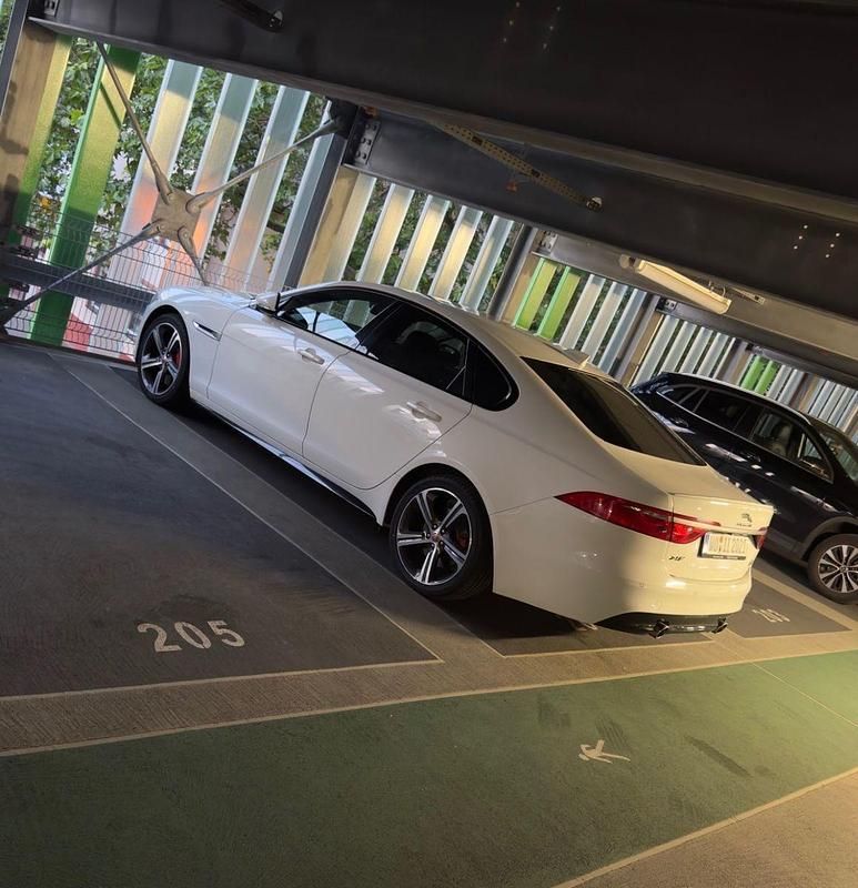 Gebraucht Jaguar XF Sportbrake S 300 PS (220 kW) 2017 Weiß Kombi