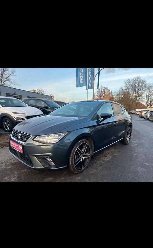 Grau Gebraucht 2020 Seat Ibiza FR Limousine | 11.000 € (Fairer Preis) - Bild 1/4