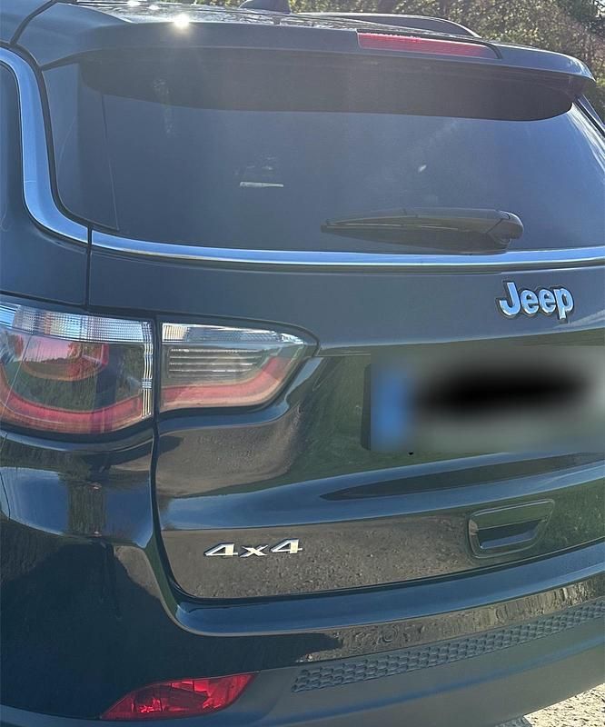 Second-hand Jeep Compass 170 CP (125 kW) 2019 Negru SUV