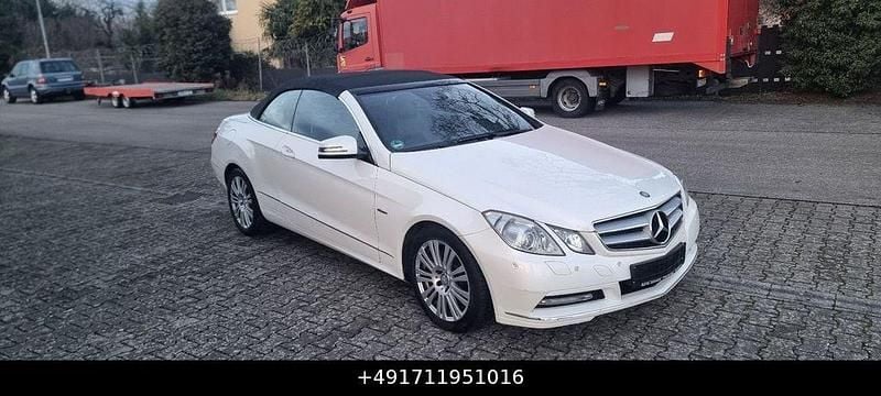 Gebraucht Mercedes E220 170 PS (125 kW) 2011 Weiß Cabrio