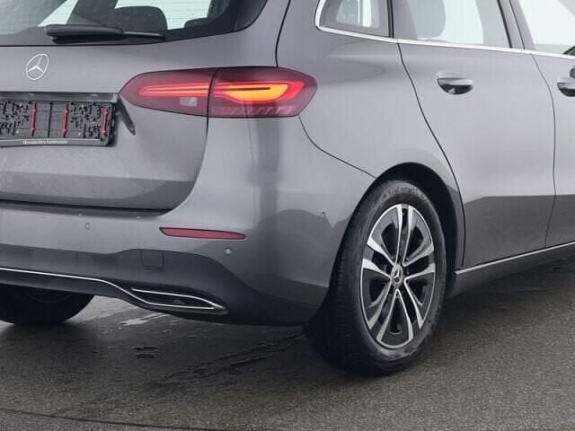 Gebraucht Mercedes B200 Advanced 163 PS (119 kW) 2025 Lack mountaingrau Van / Kleinbus