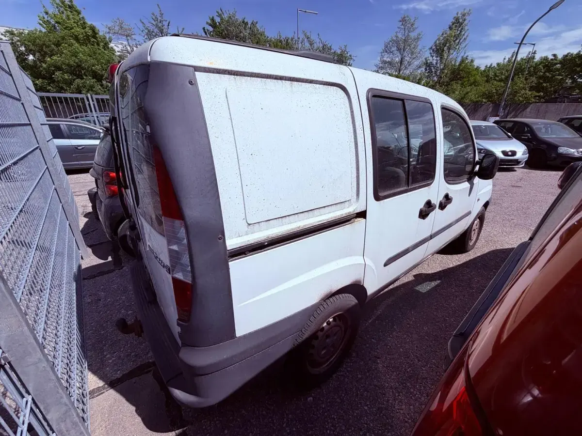 Gebraucht Fiat Doblò 101 PS (74 kW) 2002 Weiß Van / Kleinbus
