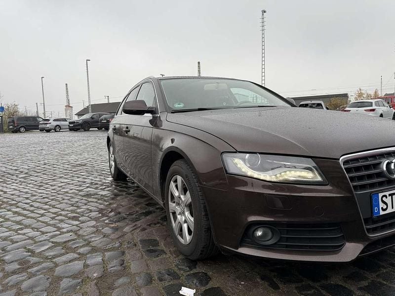 Gebraucht Audi A4 Attraction 160 PS (117 kW) 2011 Braun Kombi