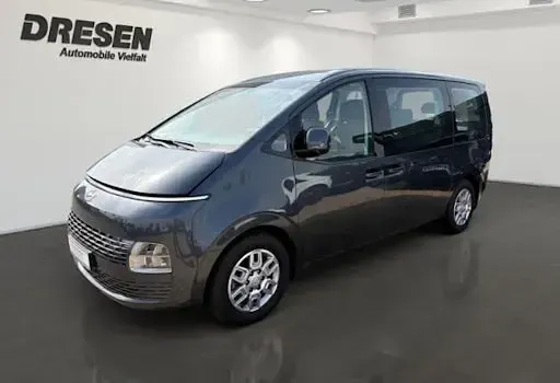 Gebraucht Hyundai Staria Trend 177 PS (130 kW) 2024 Grau Van / Kleinbus