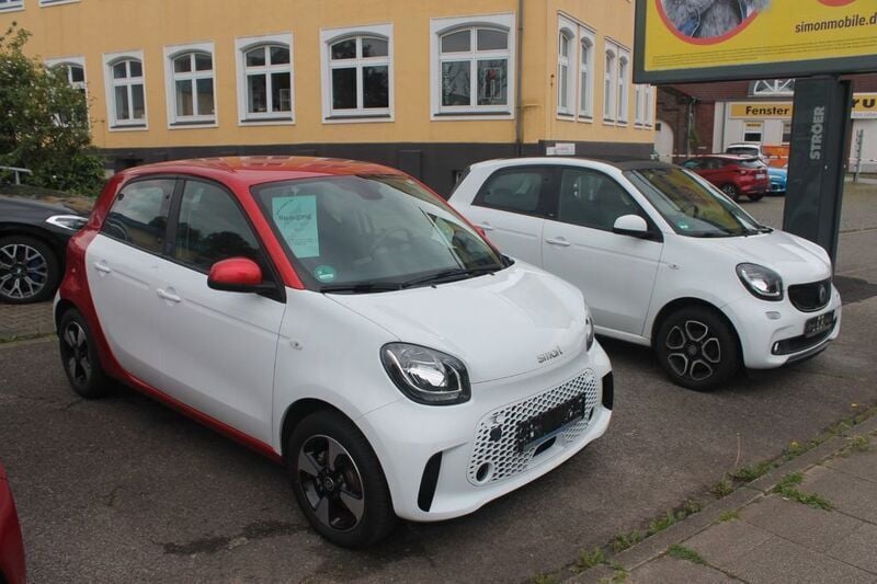 Weiß Gebraucht 2020 Smart ForFour Electric Drive Kleinwagen | 11.100 € (Etwas zu teuer) - Bild 1/4