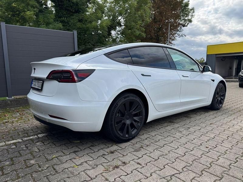 Gebraucht Tesla Model 3 Standard Range Plus 208 kW (283 PS) 2023 Weiß Limousine