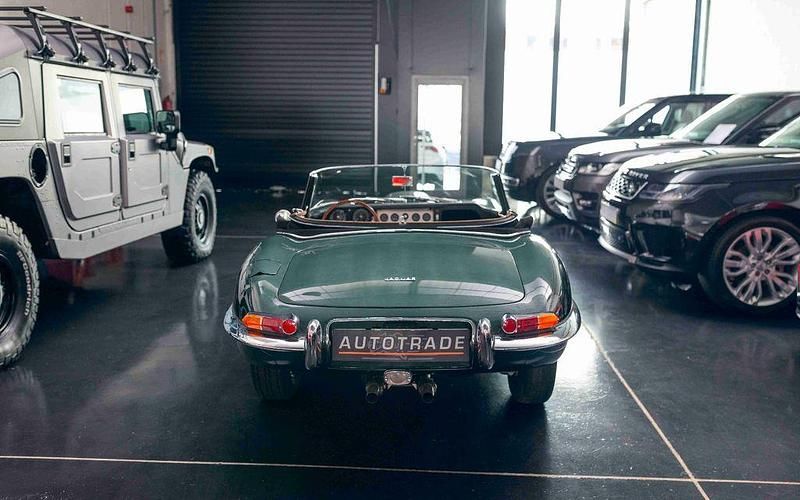 Second-hand Jaguar E-Type 269 CP (197 kW) 1961 Verde Cabrio