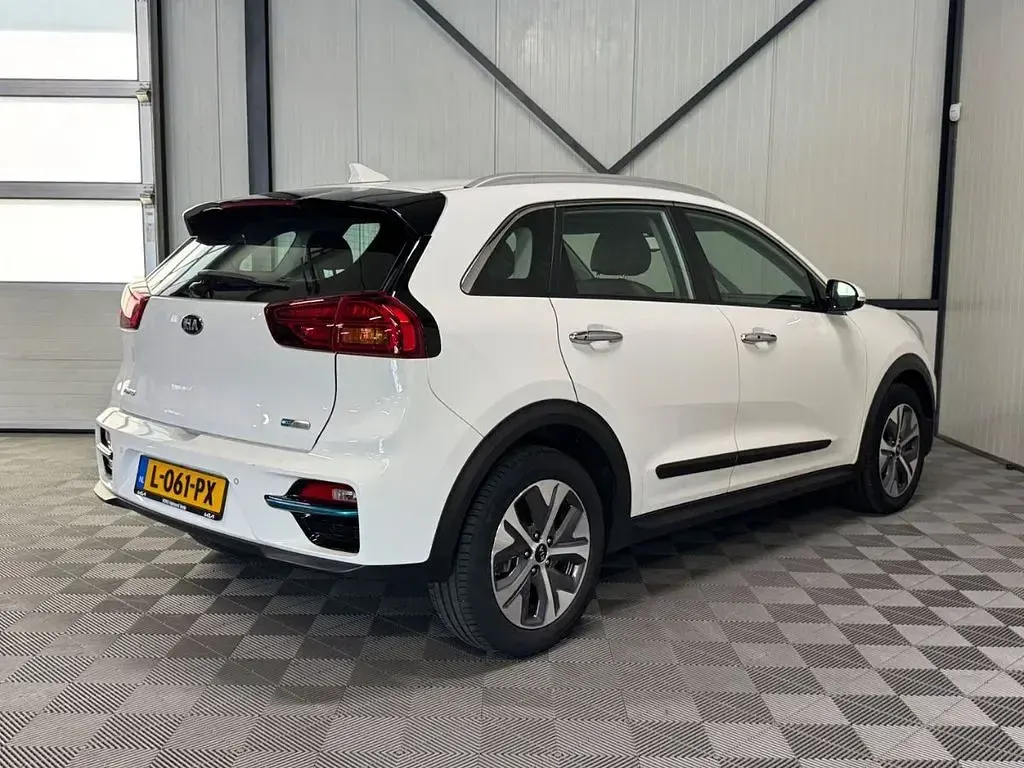 Gebraucht Kia e-Niro 100 kW (136 PS) 2021 Weiß SUV