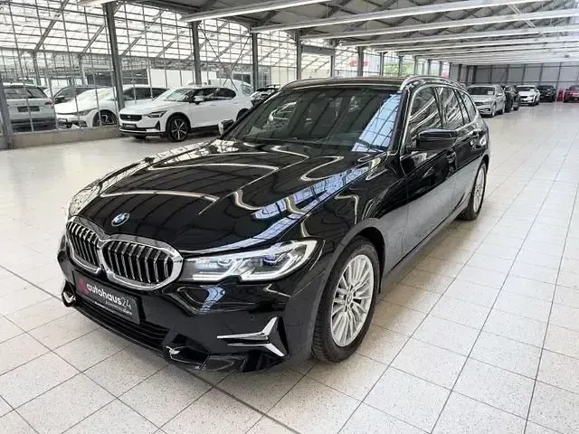 Gebraucht BMW 330 Luxury Line 258 PS (189 kW) 2021 Schwarz Kombi