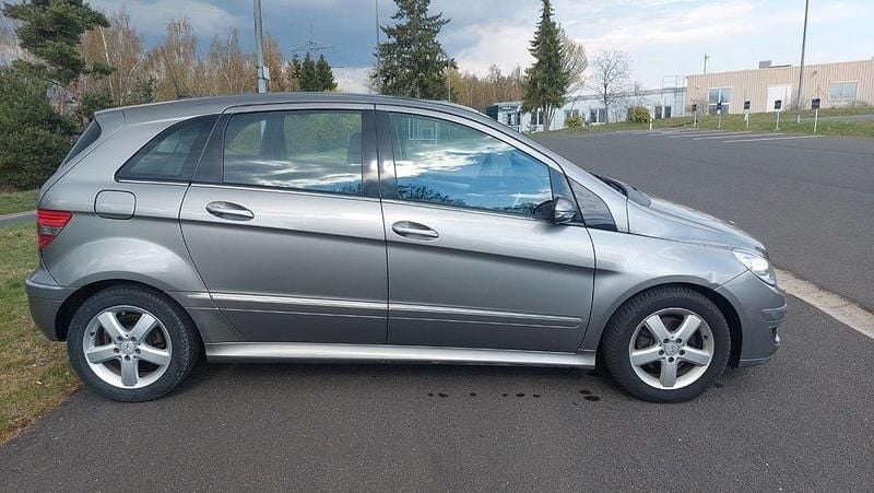 Gebraucht Mercedes B200 140 PS (102 kW) 2006 Grau Van / Kleinbus