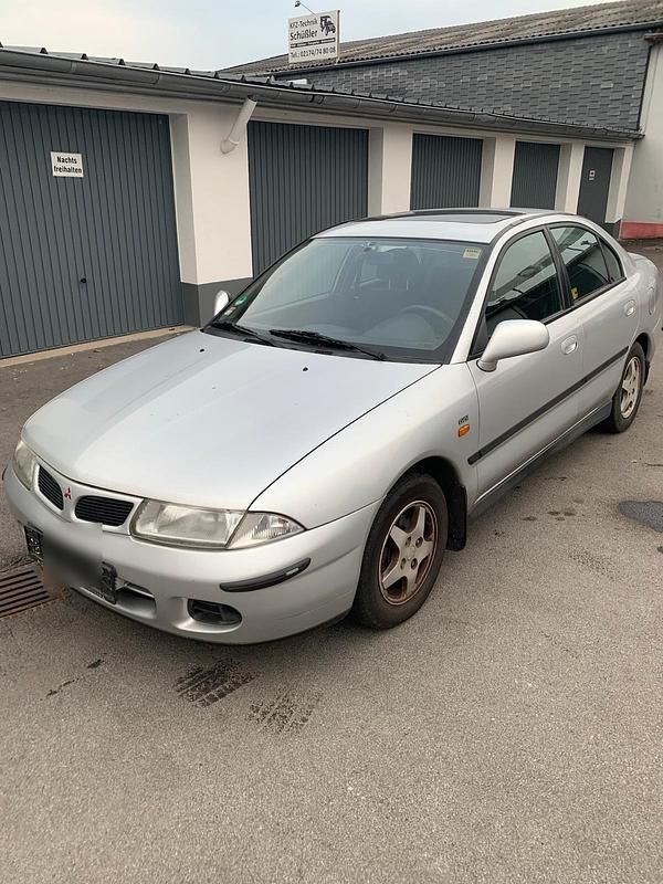 Silber Gebraucht 1999 Mitsubishi Carisma Limousine | 1.750 € - Bild 1/4