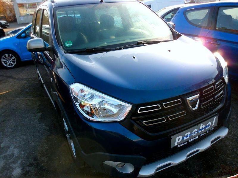 Gebraucht Dacia Lodgy Stepway 116 PS (85 kW) 2018 Blau Van / Kleinbus