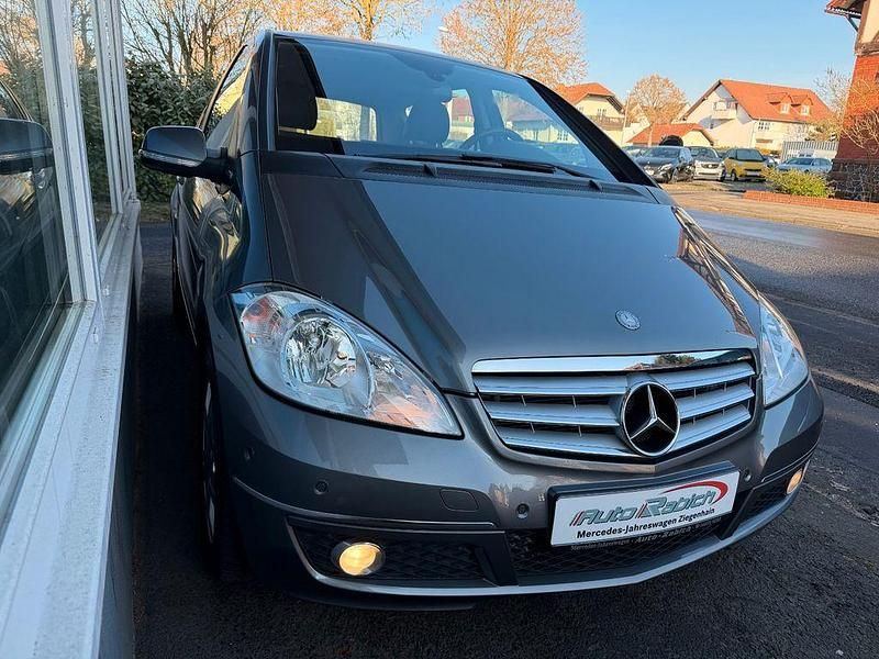 Gebraucht Mercedes A160 95 PS (69 kW) 2011 Grau Limousine