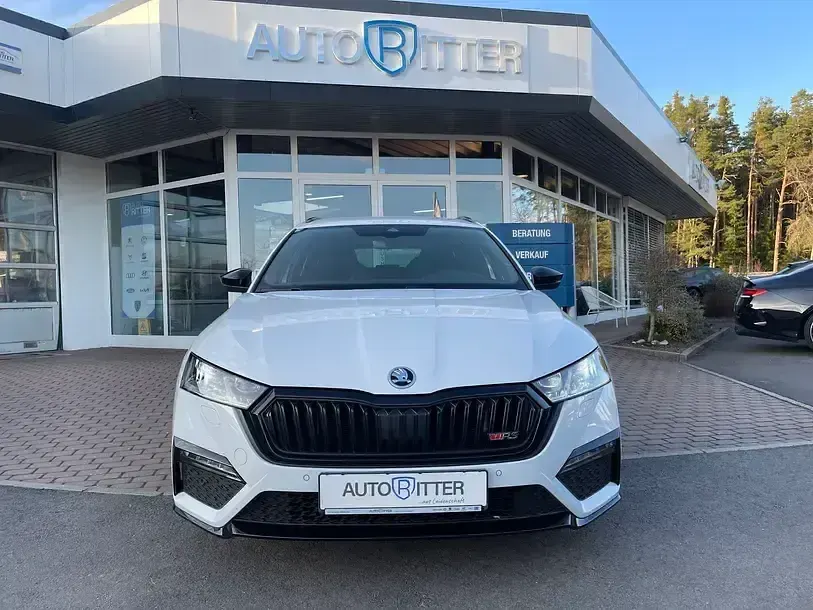 Gebraucht Skoda Octavia RS 200 PS (147 kW) 2023 Moonweiss metallic (metallic) Kombi