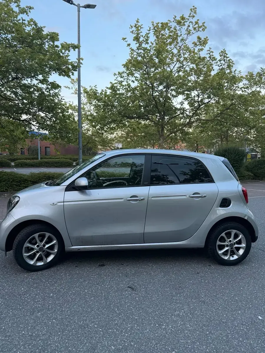 Gebraucht Smart ForFour Brabus 71 PS (52 kW) 2015 Silber Kleinwagen