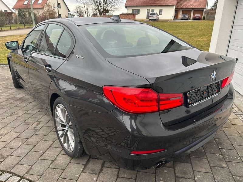 Gebraucht BMW 530e Sport Line 184 PS (135 kW) 2019 Sophistograu brillanteffekt Limousine