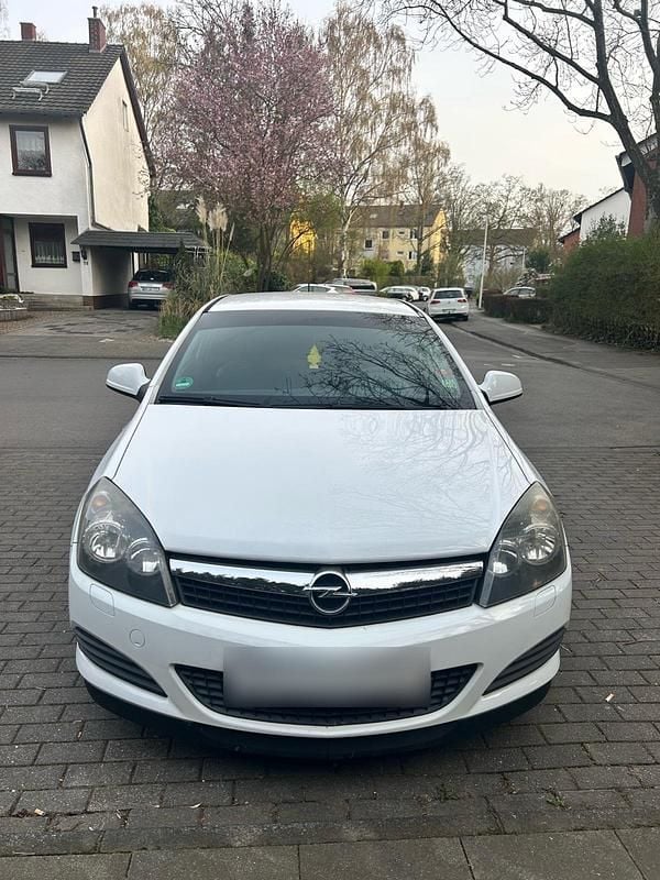 Gebraucht Opel Astra 90 PS (66 kW) 2009 Weiß Coupé