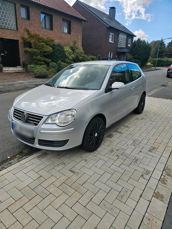 Silber Gebraucht 2006 VW Polo Kleinwagen | 1.699 € (Teuer) - Bild 1/4