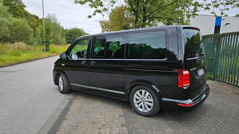 Gebraucht VW Multivan Highline 204 PS (150 kW) 2018 Schwarz Van / Kleinbus